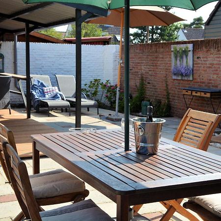 Lovely Holiday Home In Noordwijkerhout Near Lake 외부 사진